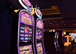 Alur verifikasi akun bet6d menampilkan langkah-langkah dari upload dokumen identitas hingga konfirmasi alamat